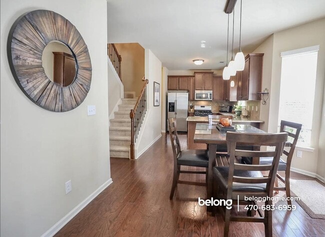 Photo - 206 Manous Way