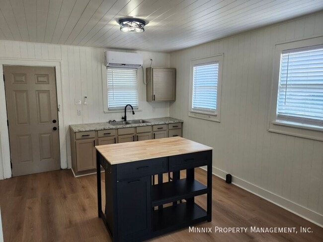 Photo - 335 W. Division-