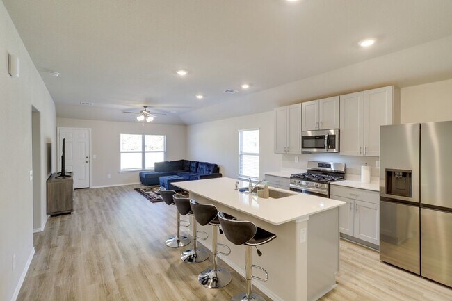 Photo - 2003 Buckland Holw Trl