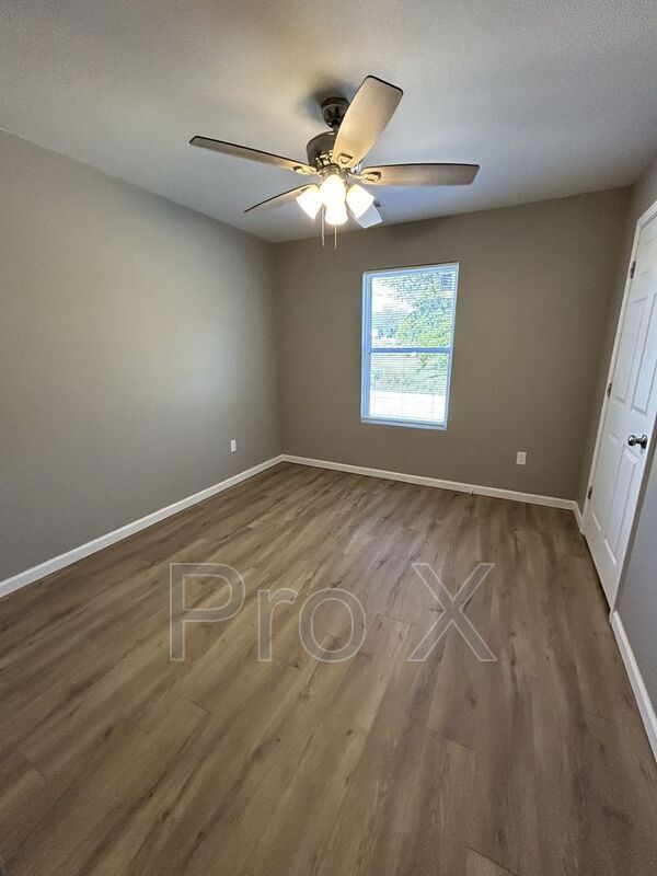 Photo - 714 Columbus St