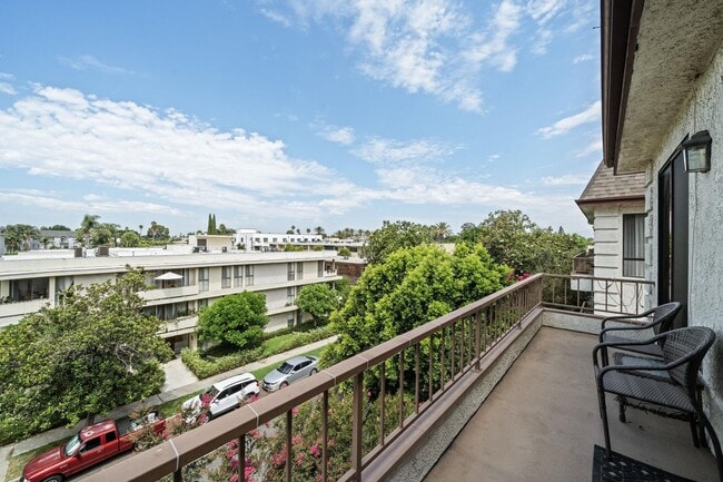 Photo - 4454 Ventura Canyon Ave Unit 306