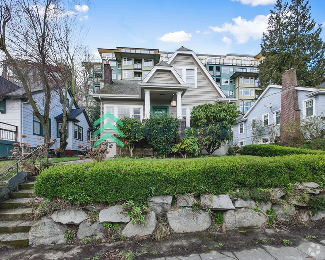 Building Photo - 4 Bed and 3 Bath Queen Anne Craftsman Hous... Rental