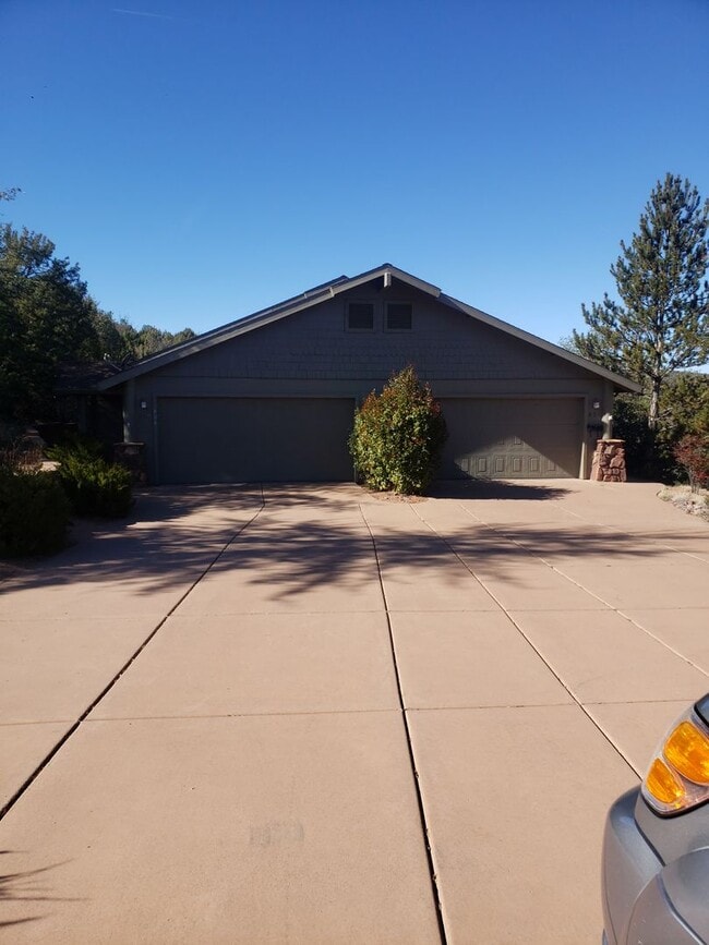 Photo - 2 bed / 2 bath - 2 car attached garage