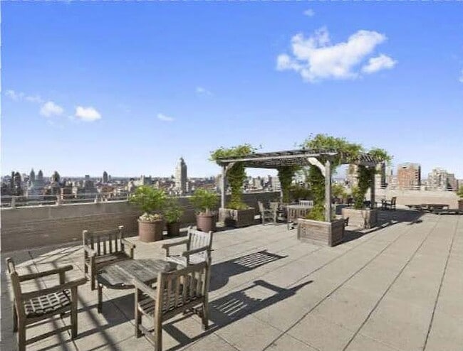 Photo - 176 E 77th St Unidad 8L