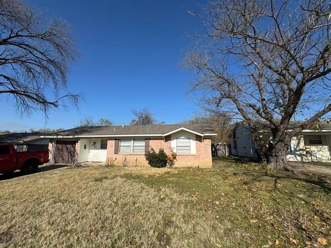 Building Photo - Beautiful 3 Bedroom House in Dallas