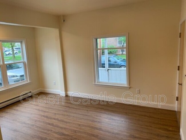 Photo - 11 Hungerford Terrace Condo Unit 3