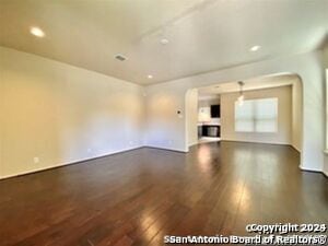 Photo - 7106 Sunny Day