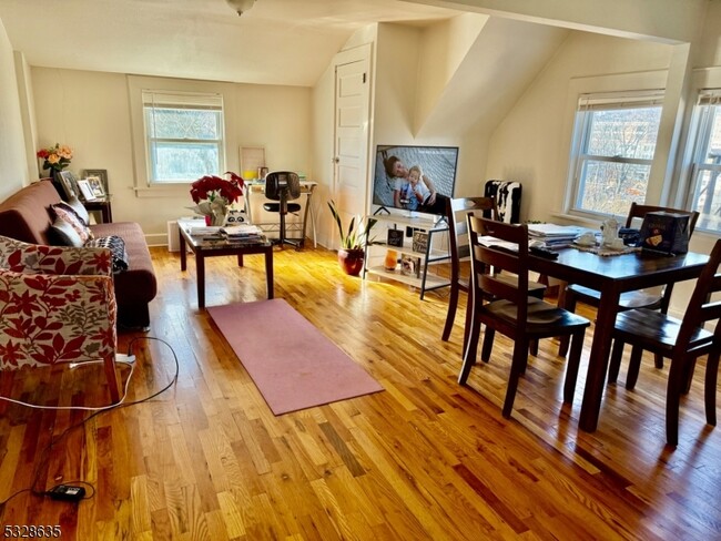 Photo - 74 Grove St Apartment Unit 3