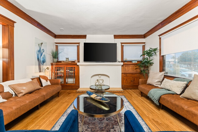 Photo - 732-736 Redondo Ave