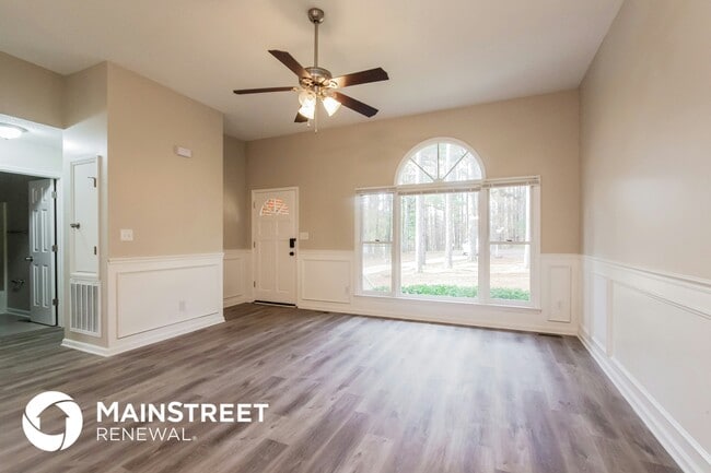 Photo - 317 Honeywood Ln