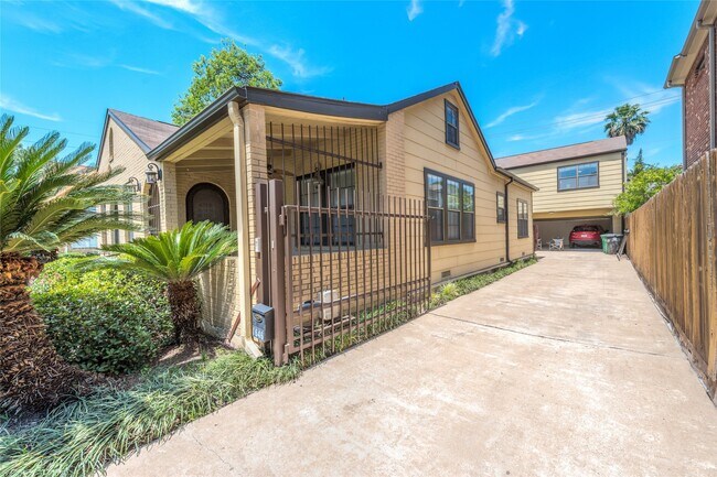 Photo - 1648 Colquitt St