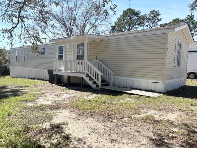 Building Photo - 2 Bed 2 Bath Remodeled Mobile Home