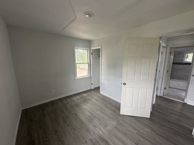 Photo - 3807 Bassett St