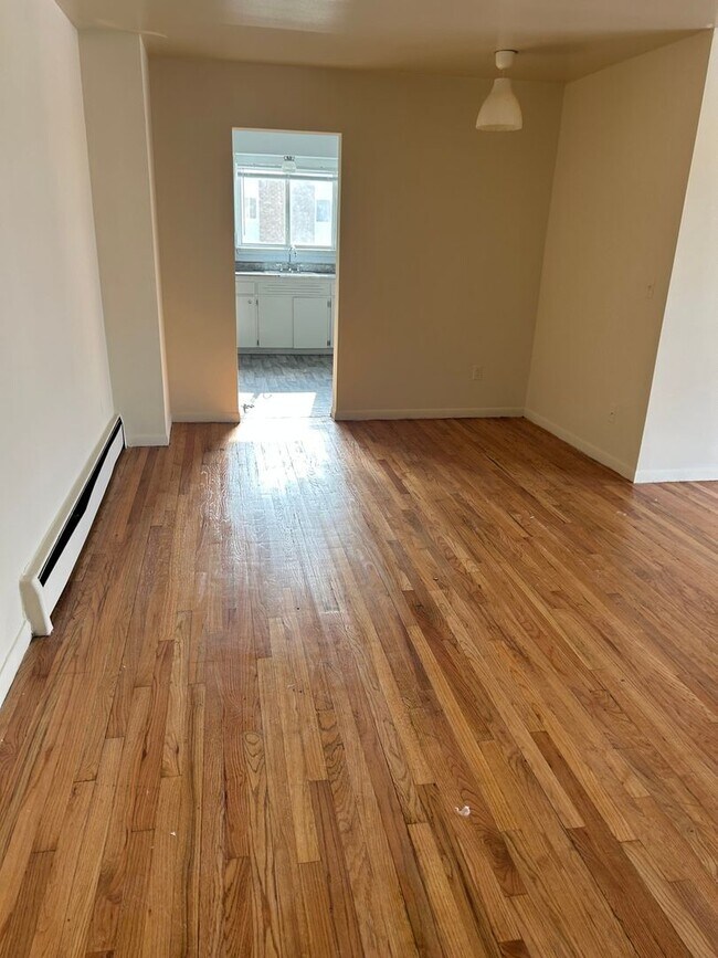 Photo - 29206 Longview Ave