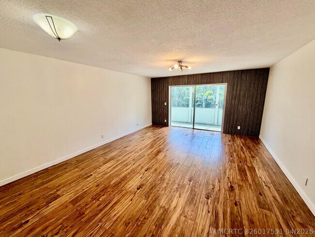 Photo - 1000 NE 14th Ave Unit 304