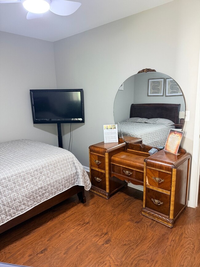 Photo - 3555 Burkland Dr