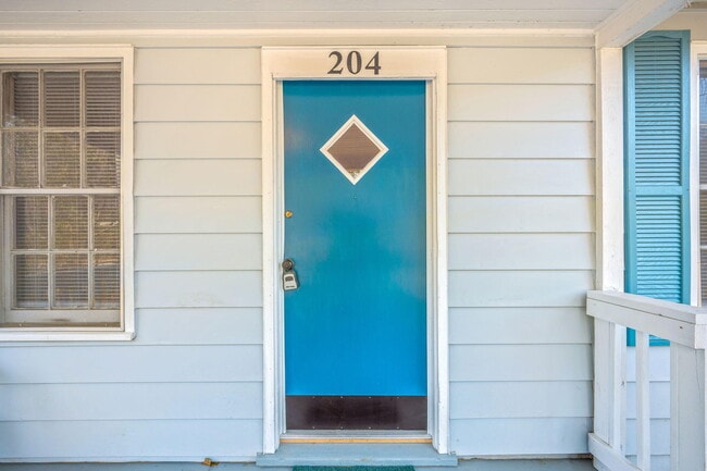 Photo - 204 E 2nd Ave