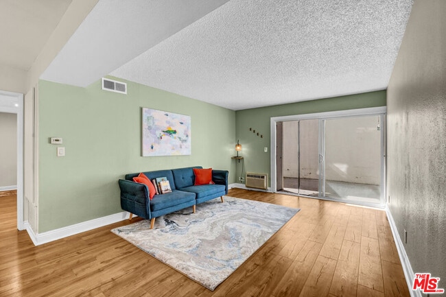 Photo - 18620 Hatteras St Unit 145