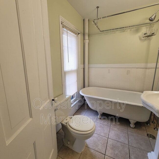 Photo - 221 Hollister Ave SE Unit #2