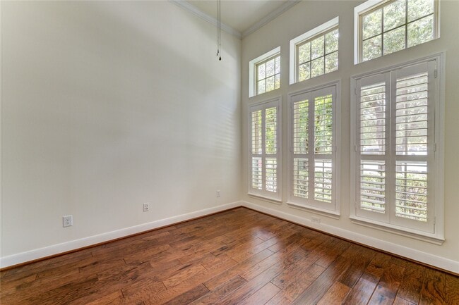 Photo - 1335 Altavilla Ln