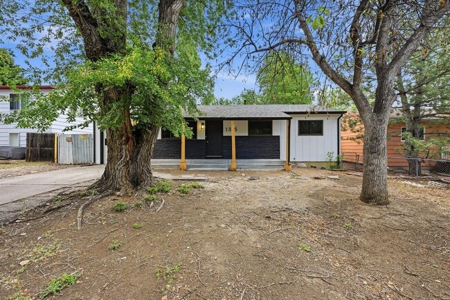 Building Photo - 1315 Oswego St