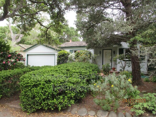 Building Photo - 25988 Ridgewood Rd Rental