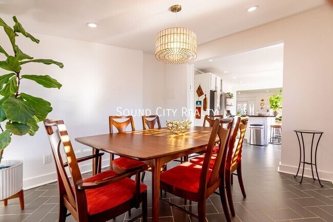 Photo - 310 S 7th St