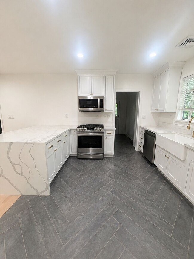 Photo - Adorable Home in Land Park Area of Sacramento