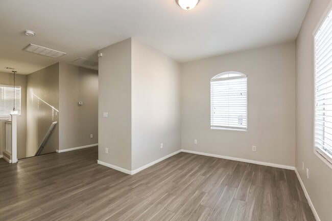Photo - 711 Easter Lily Pl