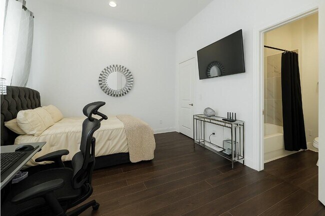 Photo - 10760 Craighead Dr