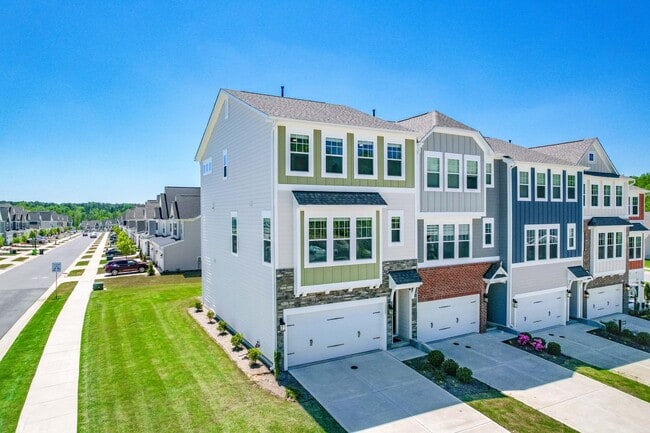 Photo - 2245 Kettle Falls Station