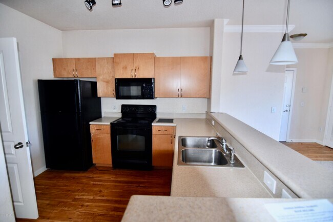 Photo - 9380 103rd St Unidad 142