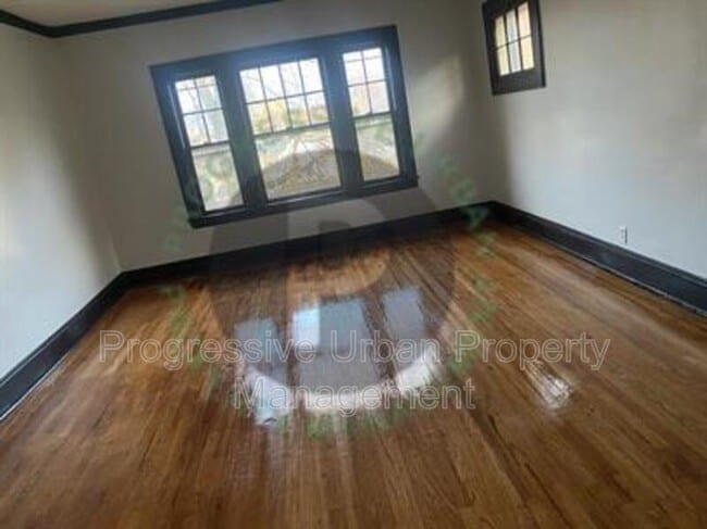Photo - 1442 W 101st St