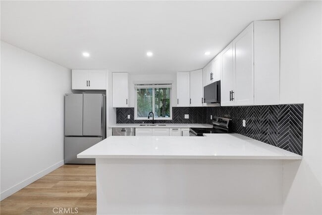 Building Photo - 17000 Burbank Blvd Unit 301