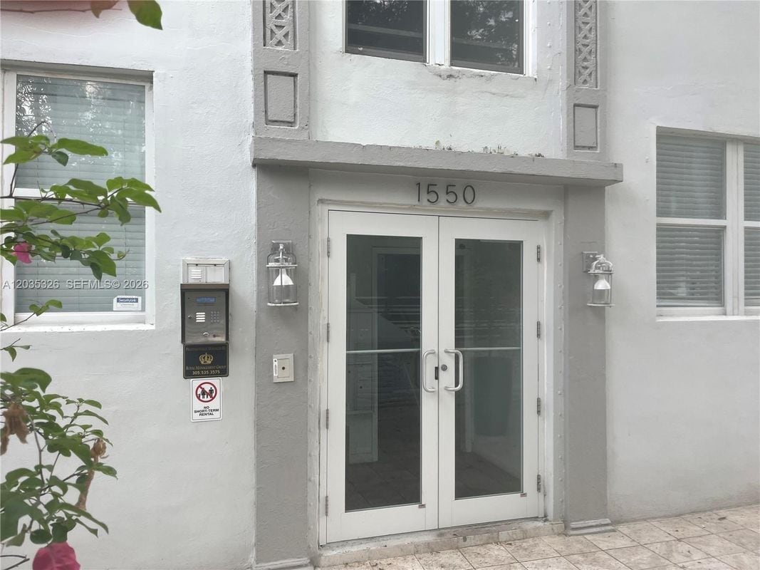 Photo - 1550 Drexel Ave Unit 203