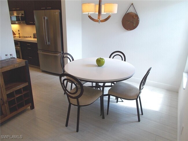 Building Photo - 847 Tanbark Dr Unit 101 Rental