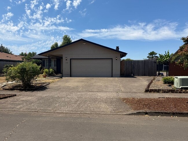 Photo - Updated 3-bedroom, 2-bathroom house in desirable Thurston neighborhood!
