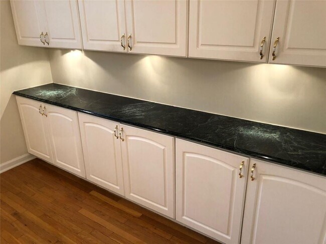 Photo - 3660 Peachtree Rd Unidad C3