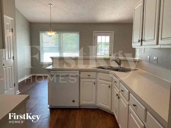 Photo - 1242 Summit Oaks Dr E