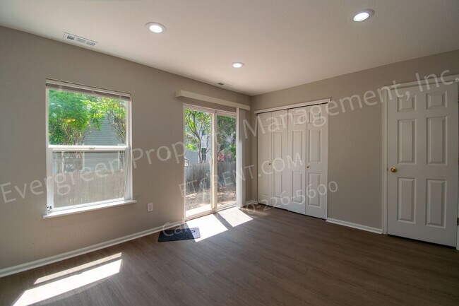 Photo - 3326 Warren Farm Dr