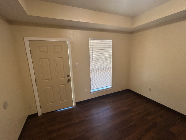 Photo - 2203 Fairchild St