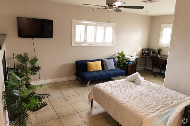 Building Photo - 3151 Camel Back Dr Rental
