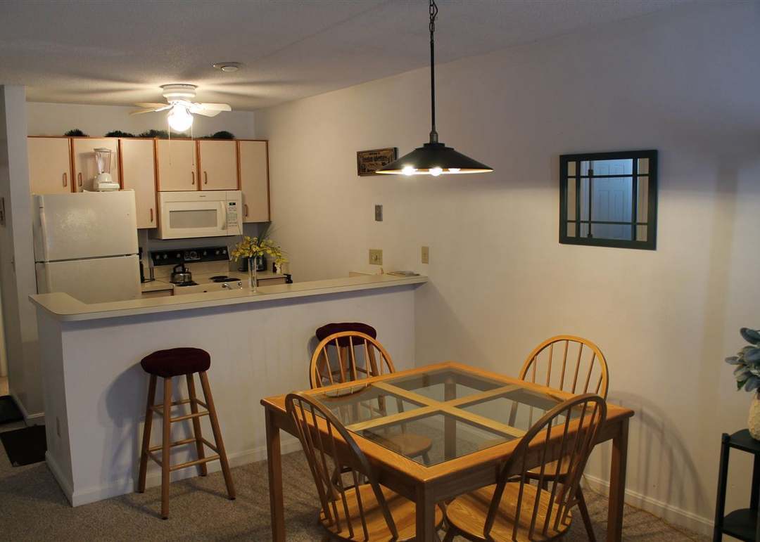 kitchen - 10 Lakeside W Dr Unit #44