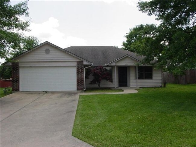 Building Photo - Get it While it Lasts!