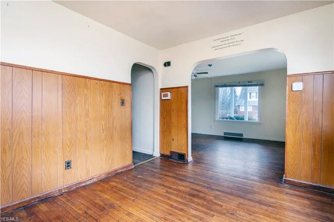 Photo - 902 E Boston Ave