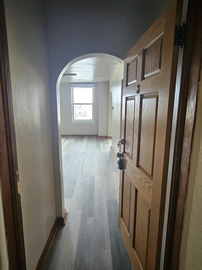 Building Photo - 1525 University Ave