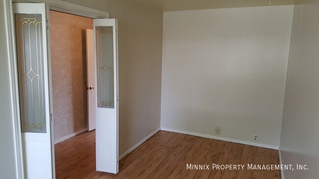 Photo - 4209 51st St