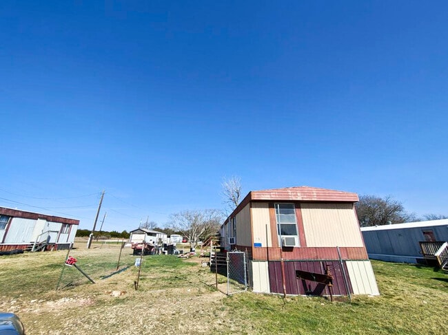 Building Photo - 133 Private Rd 3376G