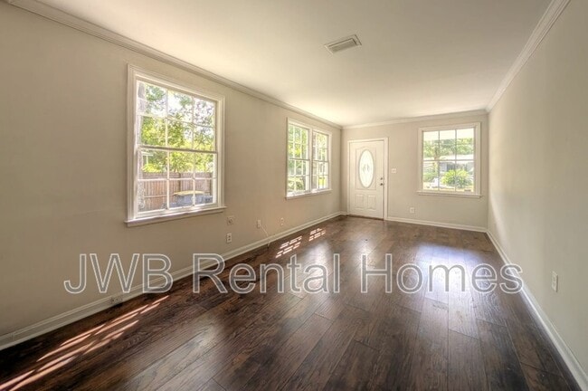 Photo - 3535 Rosselle St