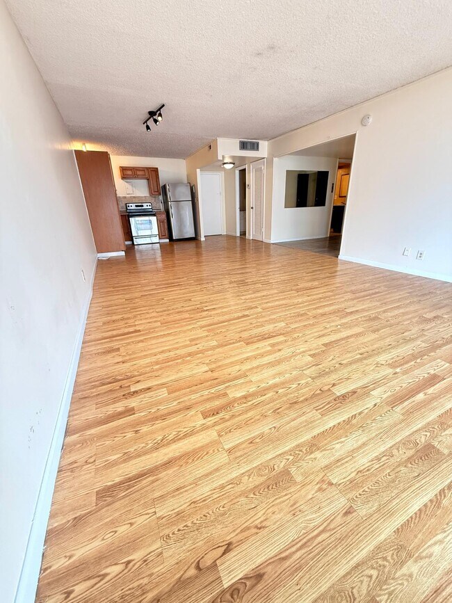 Photo - 16710 NE 9th Ave